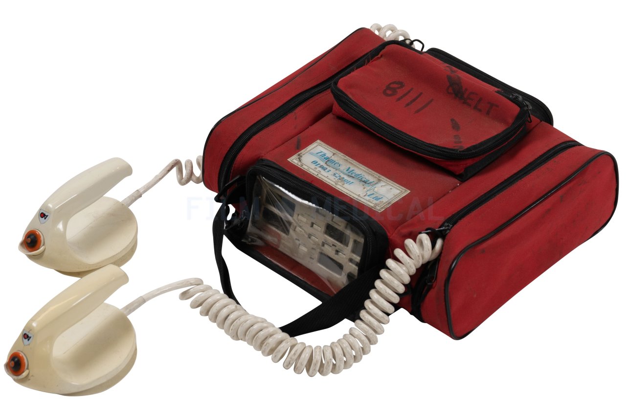 Cased Defibrillator With Paddles FILM MEDICAL