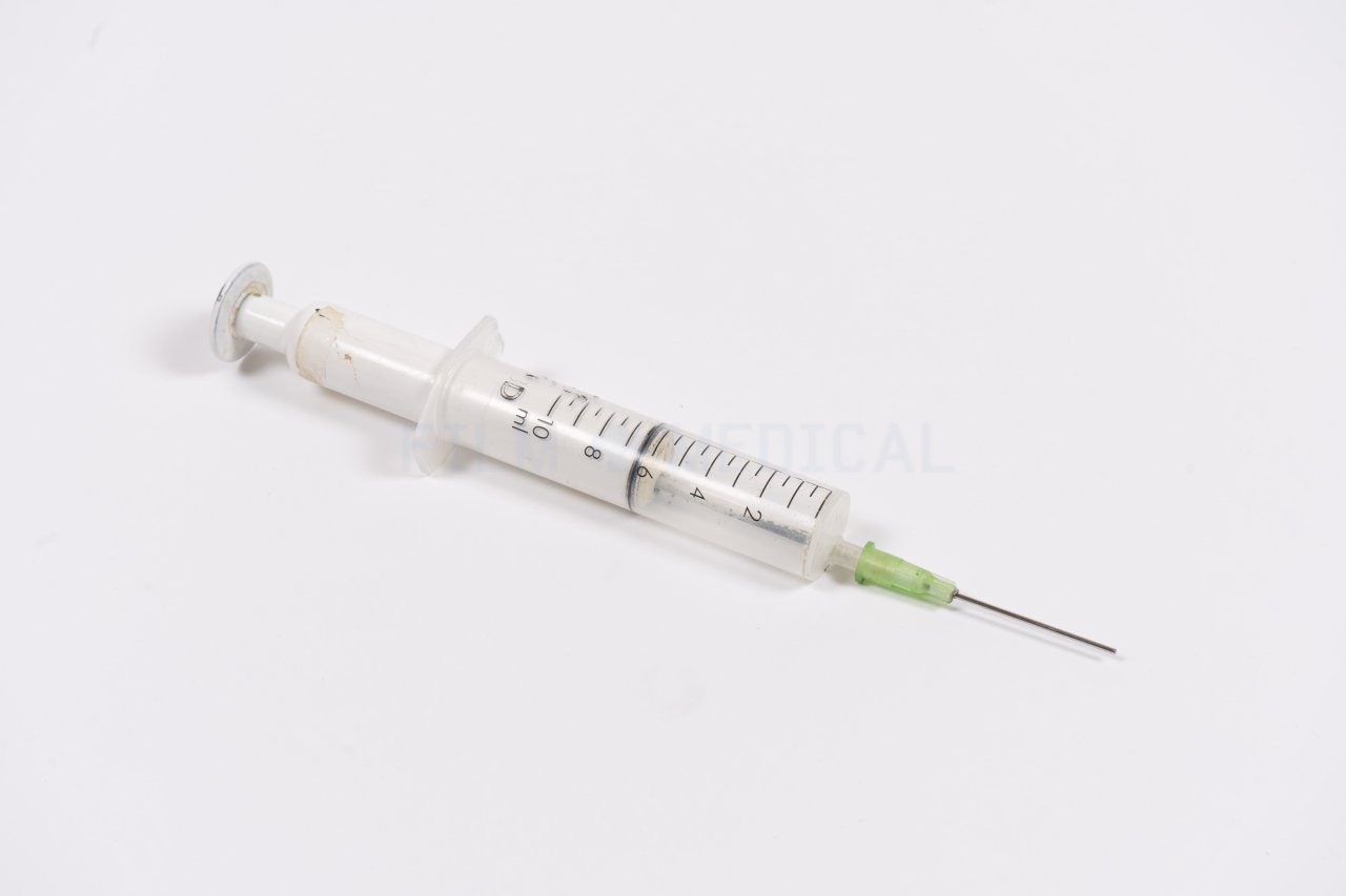 Retractable Syringe FILM MEDICAL