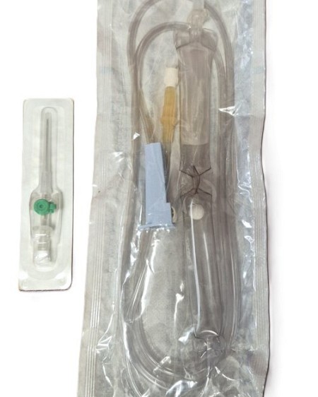  Giving Set + Cannula 