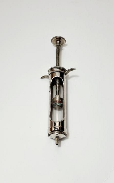 Syringe Period Metal and Glass