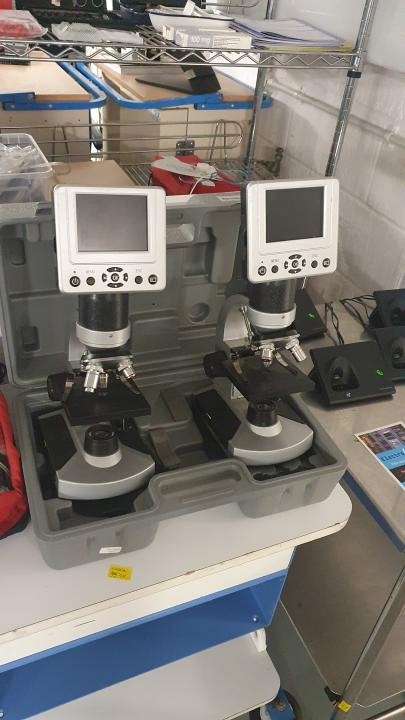 cased microscope NP