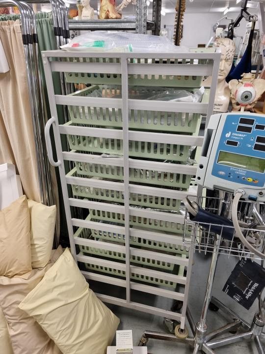 Storage unit green shelf