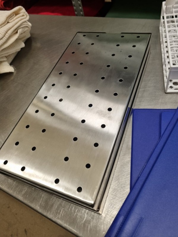 Lab Trays with holes