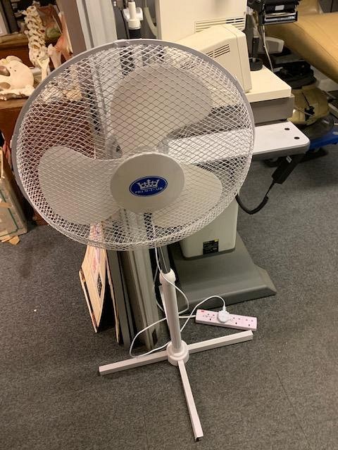 Floor standing fan