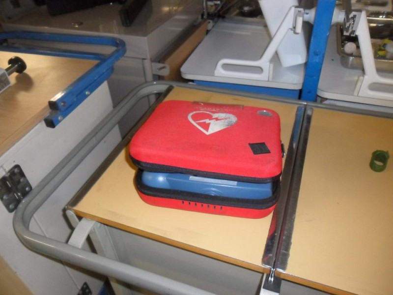 defib red case 