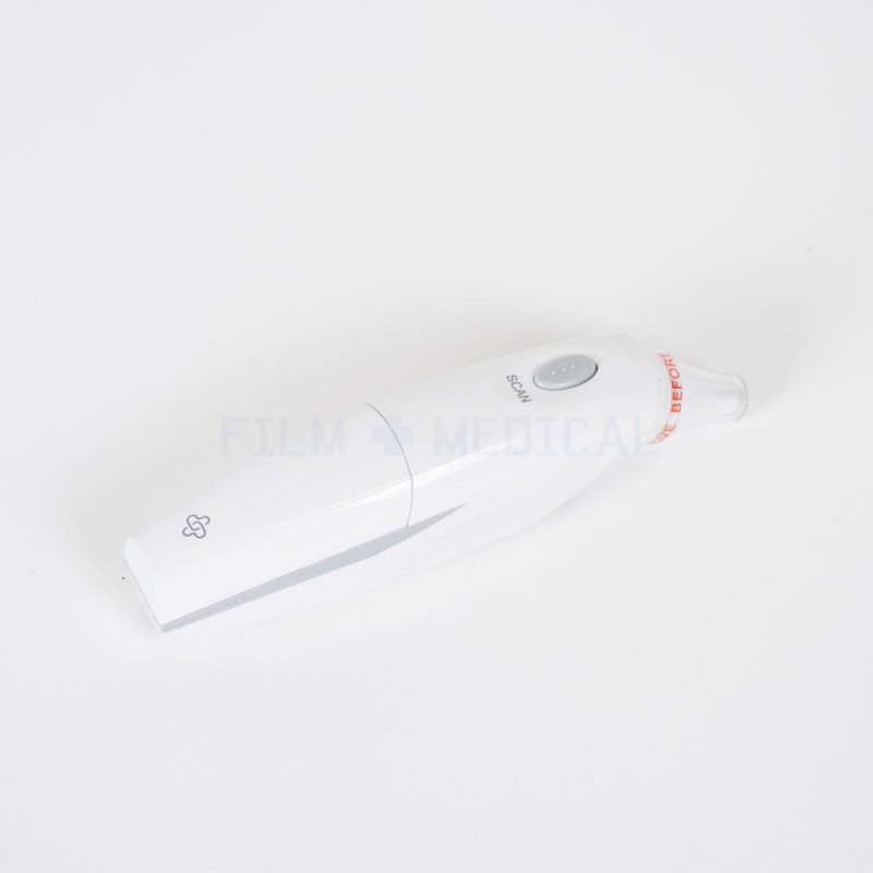 Ear thermometer 