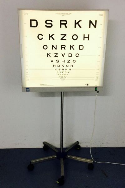 Eye chart light box on stand screen measurements